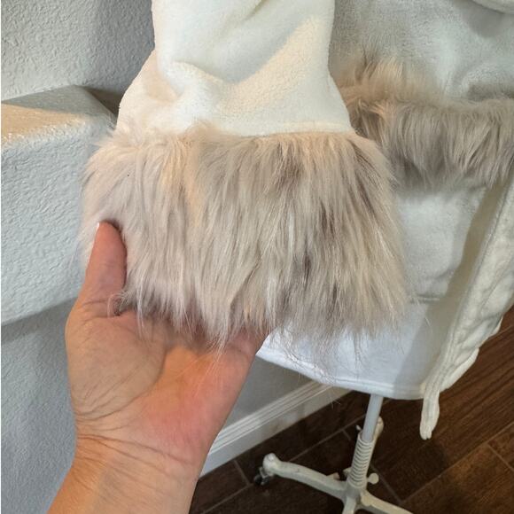 Pottery Barn PB Teen Faux Animal Fur Trim Hooded Robe Ombre Ivory Belt Tie EUC - Picture 6 of 12